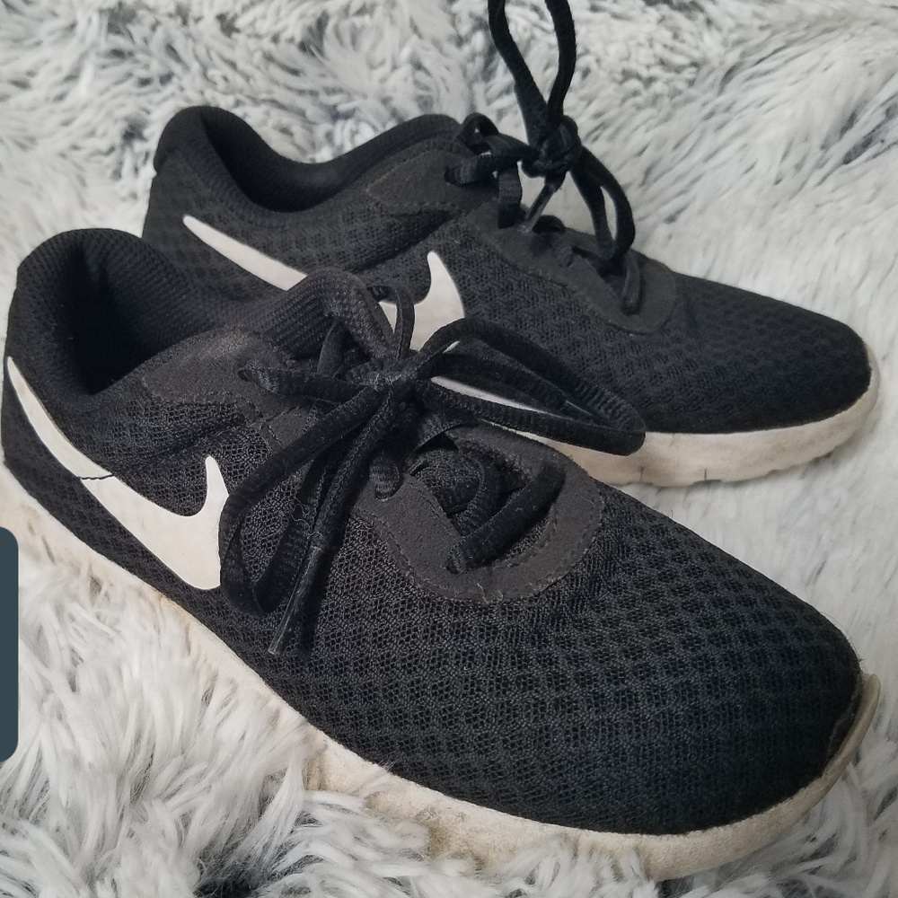 Black Nike Sneakers
